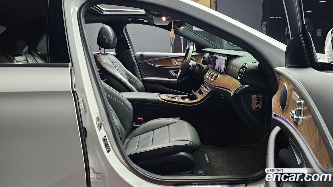 Mercedes-Benz E-Class 2021