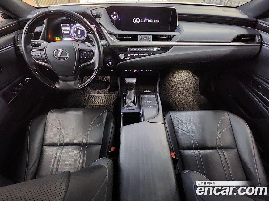 Lexus ES 2021