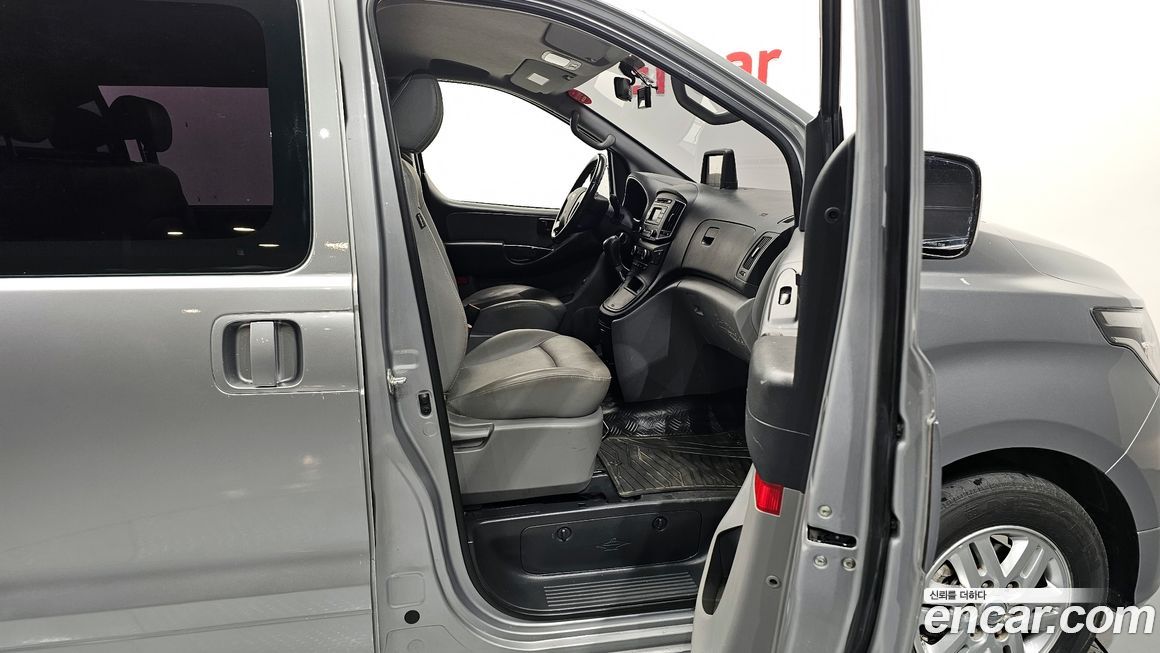 Hyundai Starex 2019