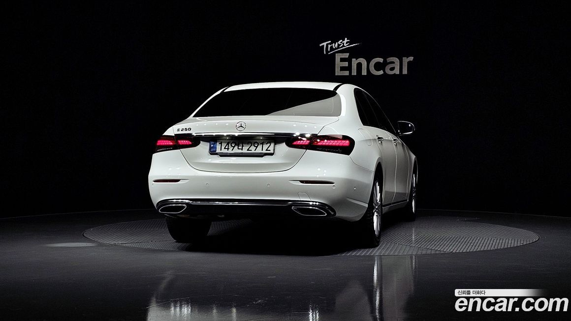 Mercedes-Benz E-Class 2021