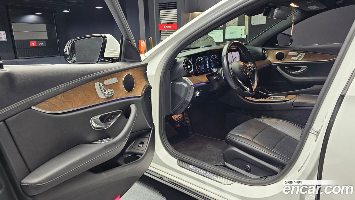 Mercedes-Benz E-Class 2021