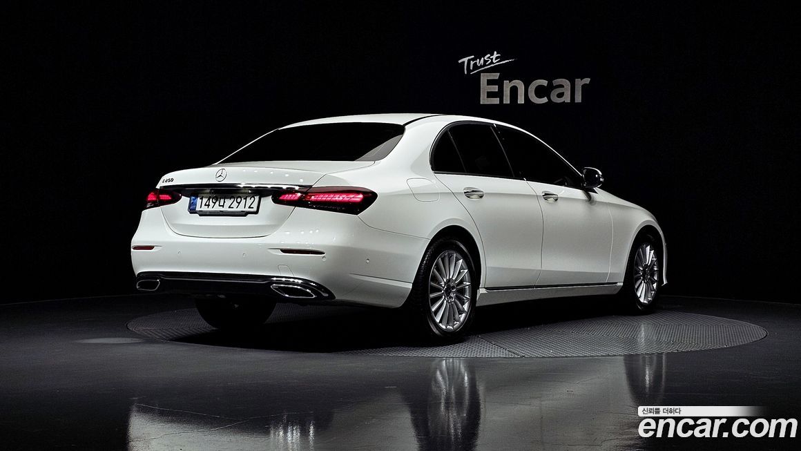 Mercedes-Benz E-Class 2021