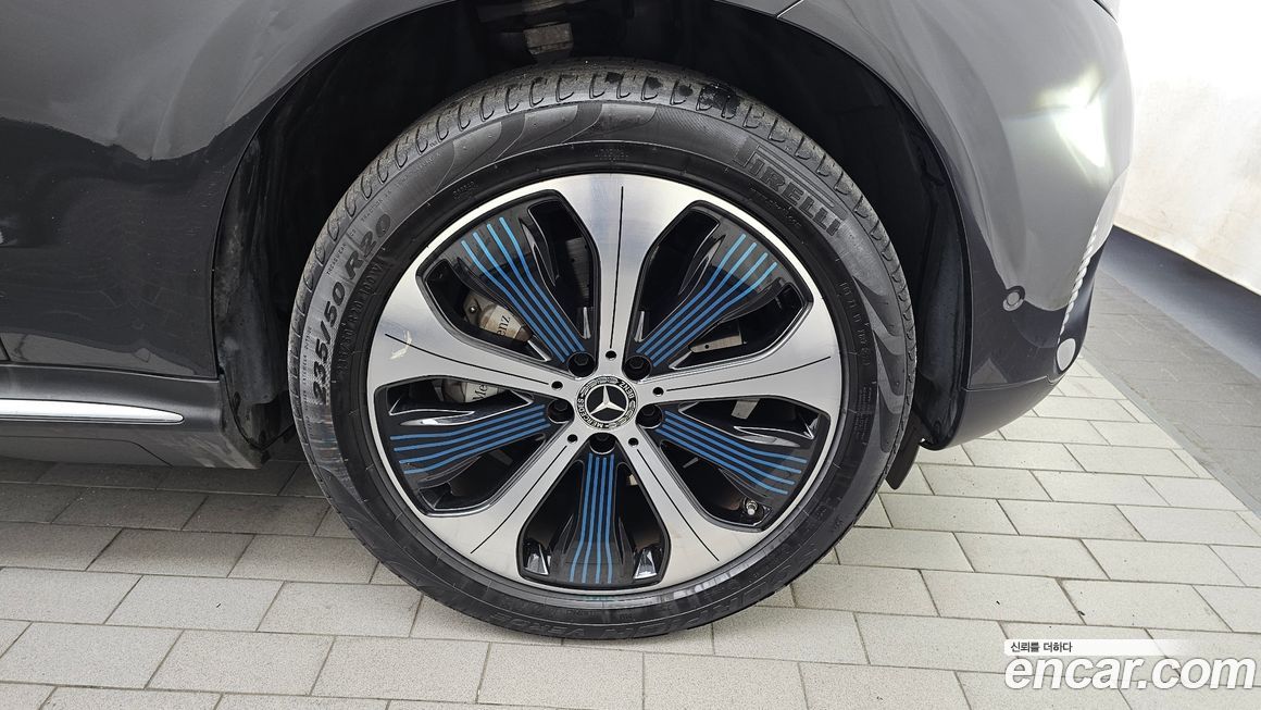 Mercedes-Benz EQC 2020