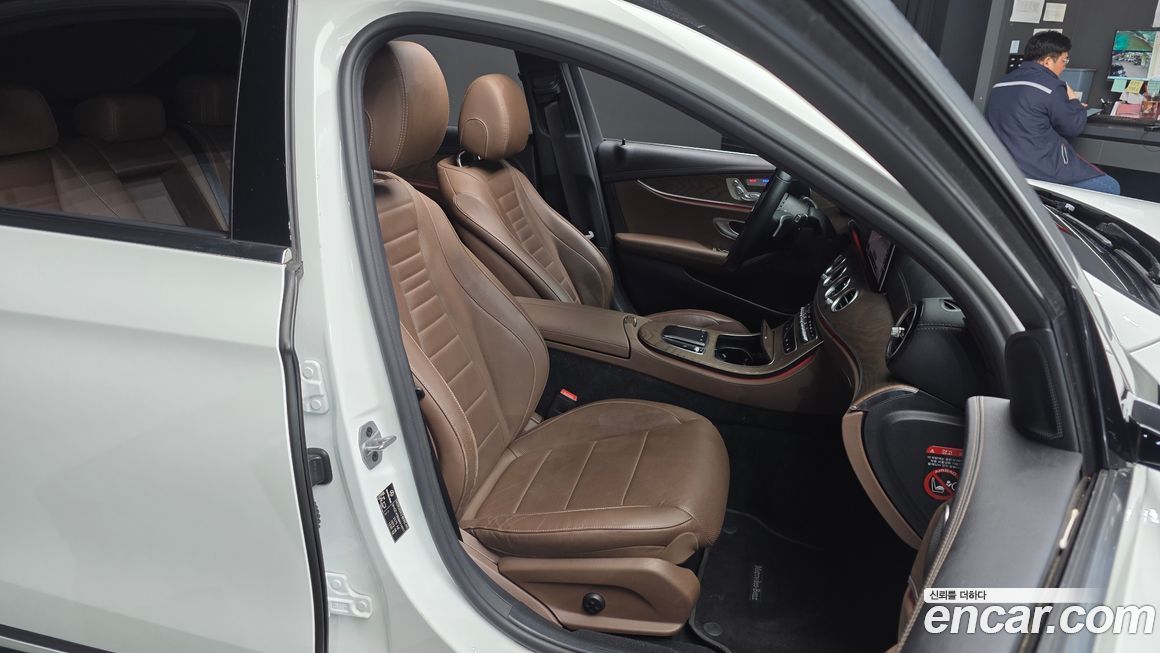 Mercedes-Benz E-Class 2021