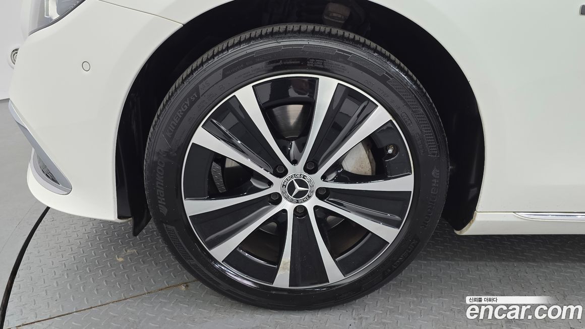 Mercedes-Benz E-Class 2021