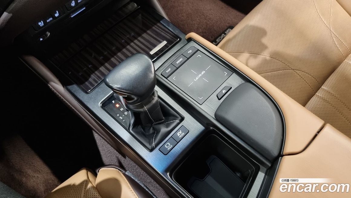 Lexus ES 2021