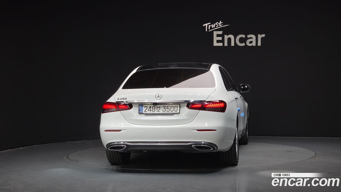 Mercedes-Benz E-Class 2021
