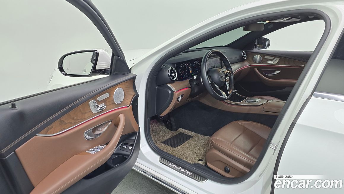 Mercedes-Benz E-Class 2021