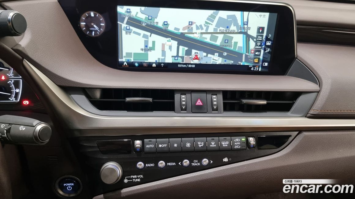 Lexus ES 2021