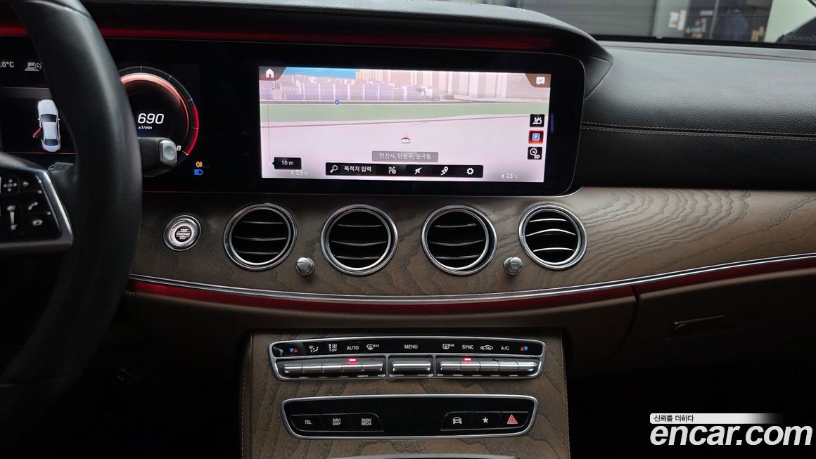 Mercedes-Benz E-Class 2021