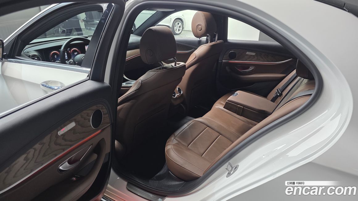 Mercedes-Benz E-Class 2021