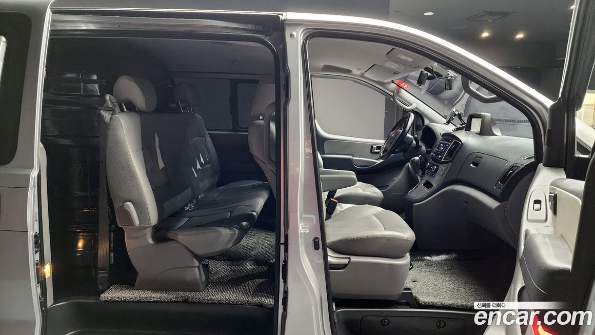 Hyundai Starex 2021