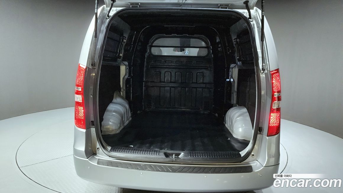 Hyundai Starex 2021