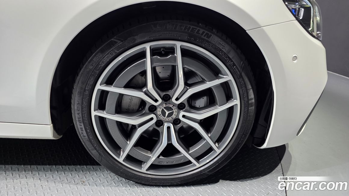 Mercedes-Benz E-Class 2021