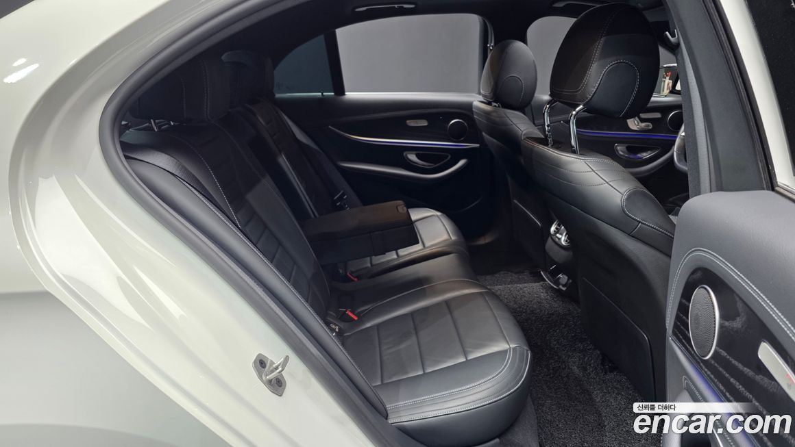 Mercedes-Benz E-Class 2021