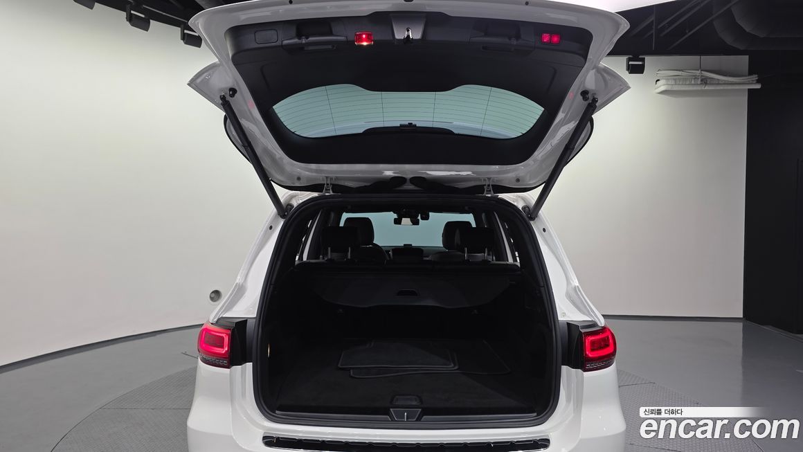 Mercedes-Benz GLB-Class 2021