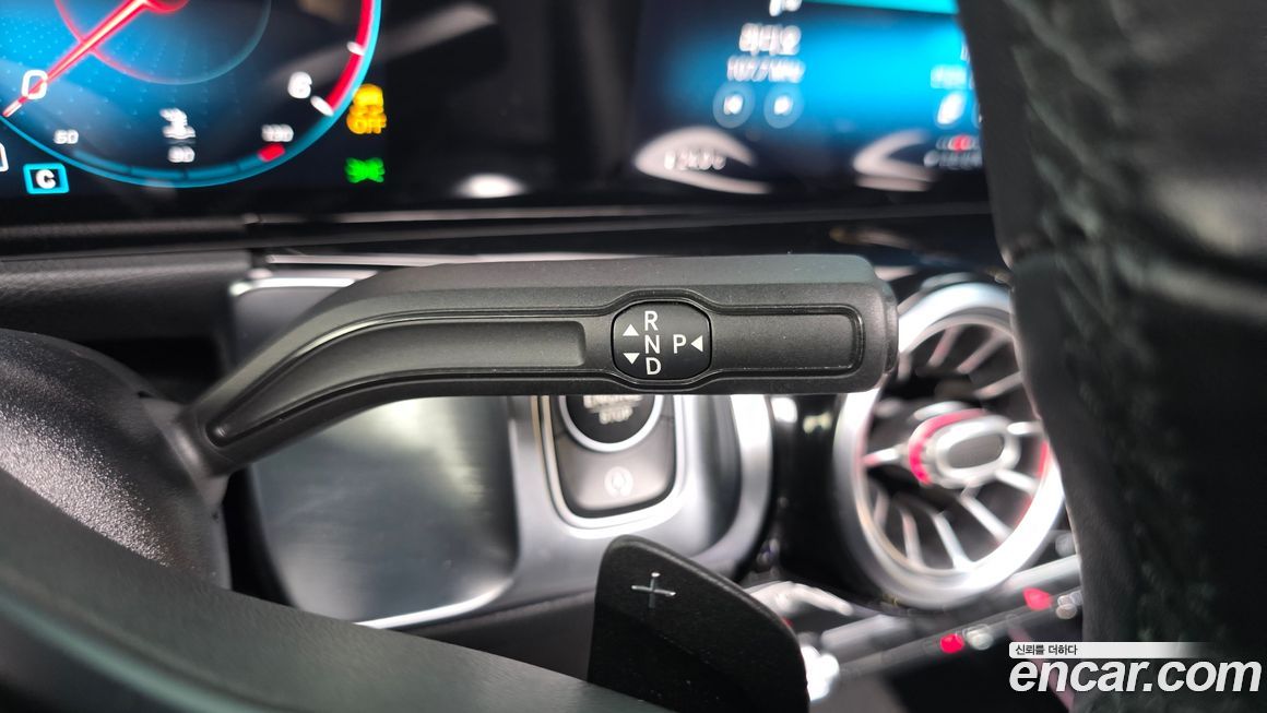 Mercedes-Benz GLB-Class 2021