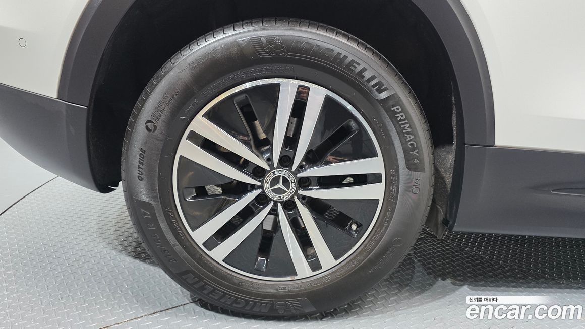 Mercedes-Benz GLB-Class 2021