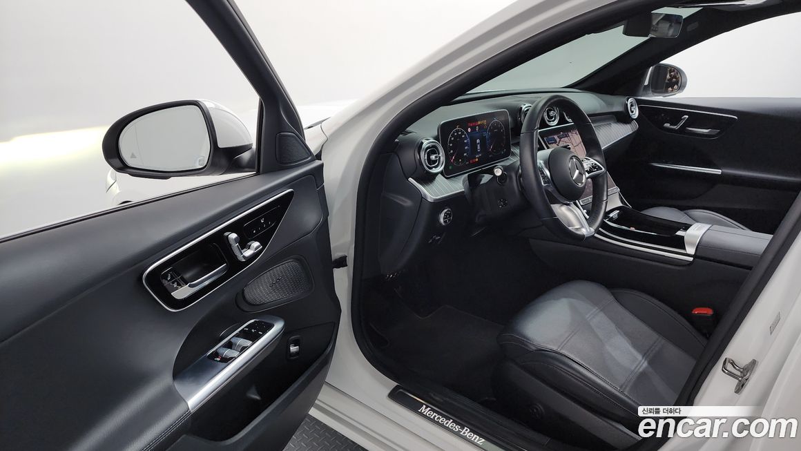 Mercedes-Benz C-Class 2023