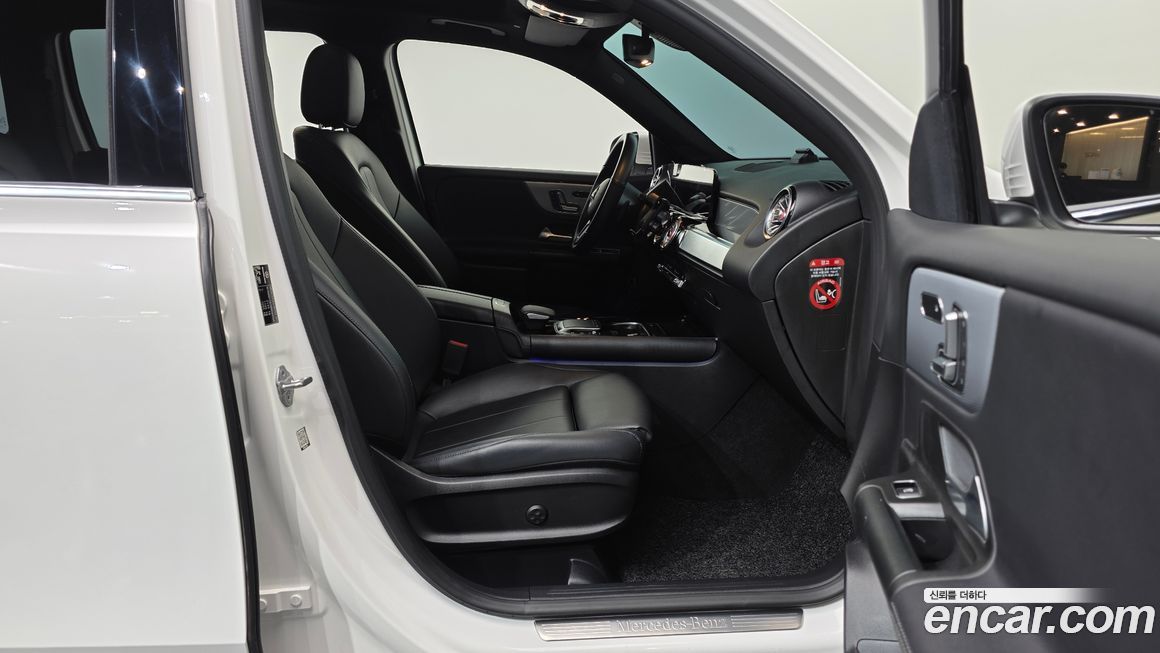 Mercedes-Benz GLB-Class 2021