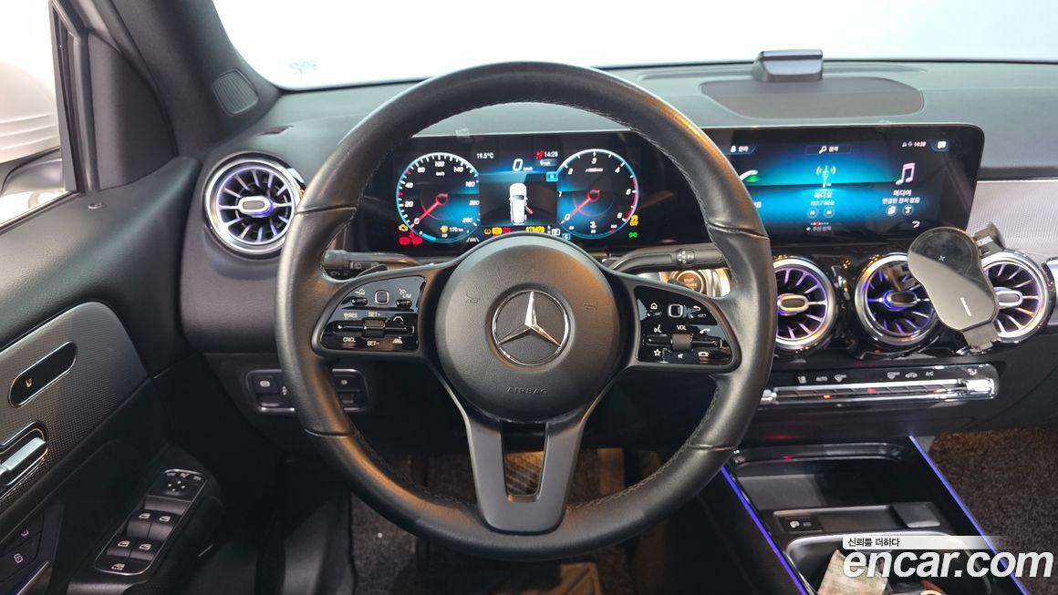 Mercedes-Benz GLB-Class 2021