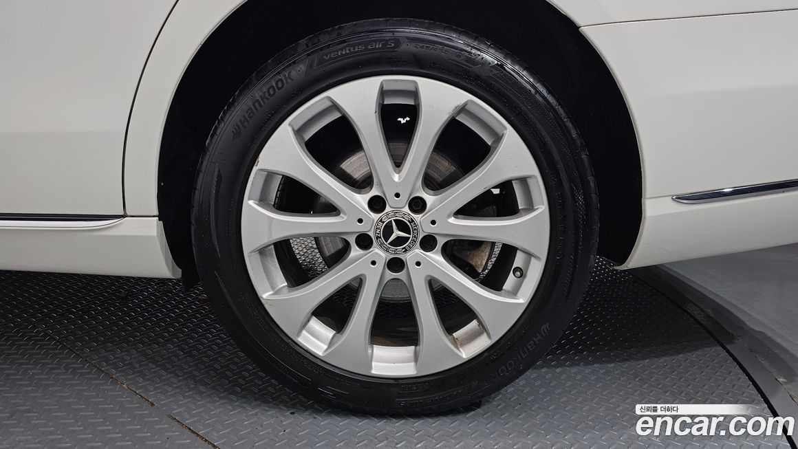 Mercedes-Benz E-Class 2019