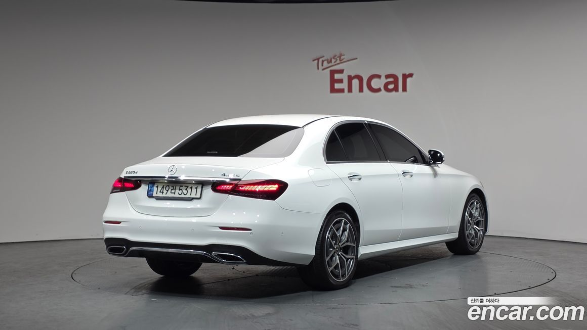 Mercedes-Benz E-Class 2023