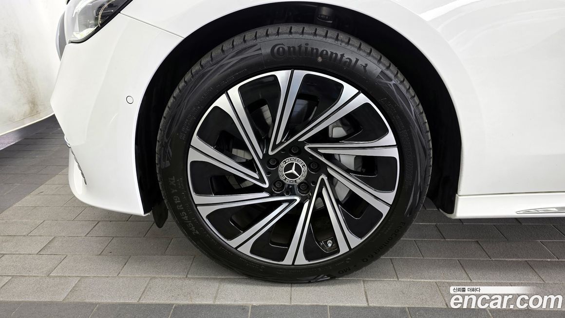 Mercedes-Benz E-Class 2025
