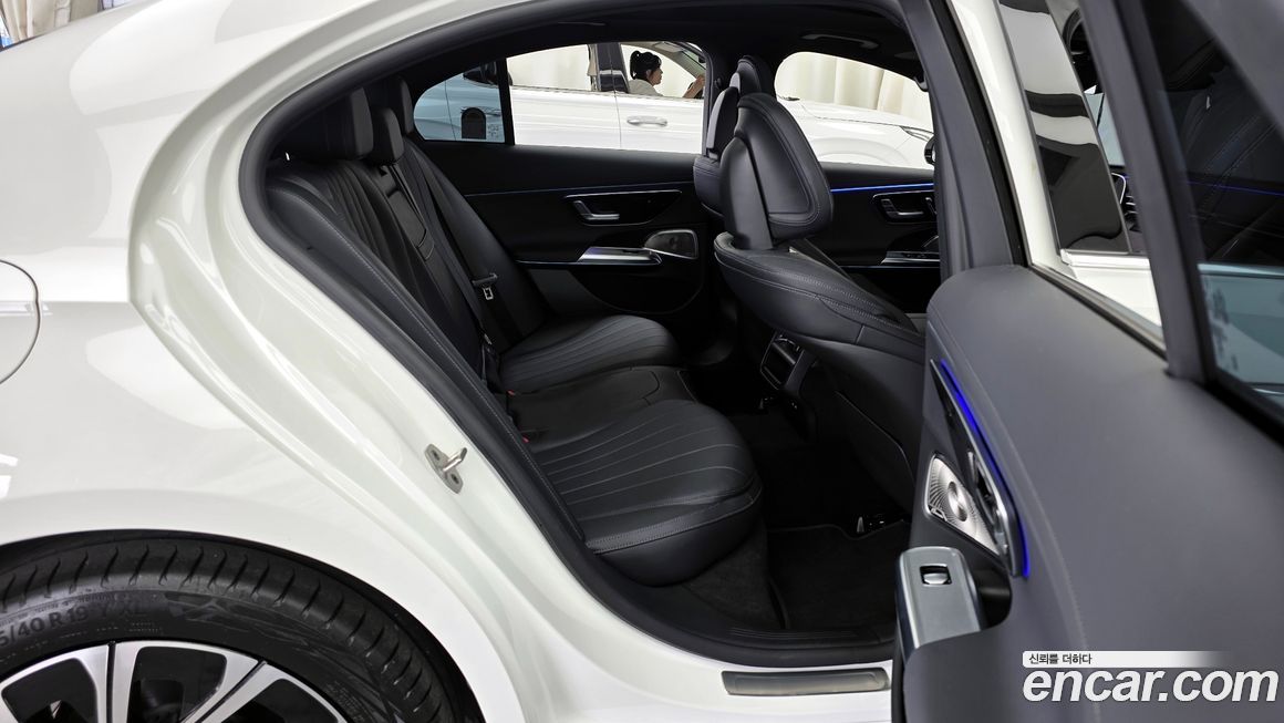 Mercedes-Benz E-Class 2025
