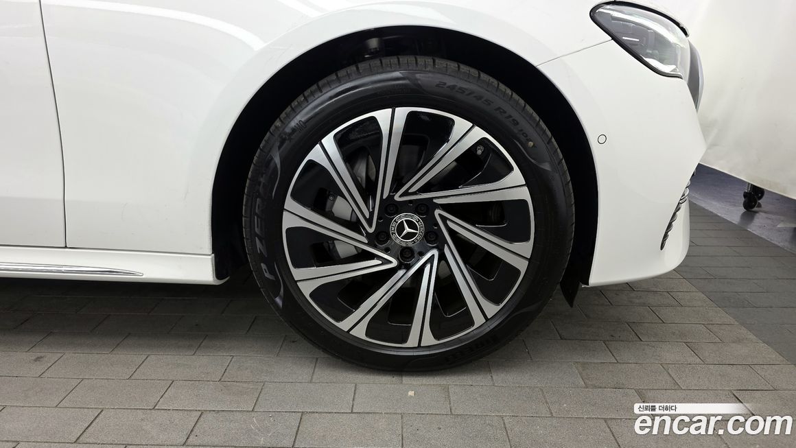 Mercedes-Benz E-Class 2026