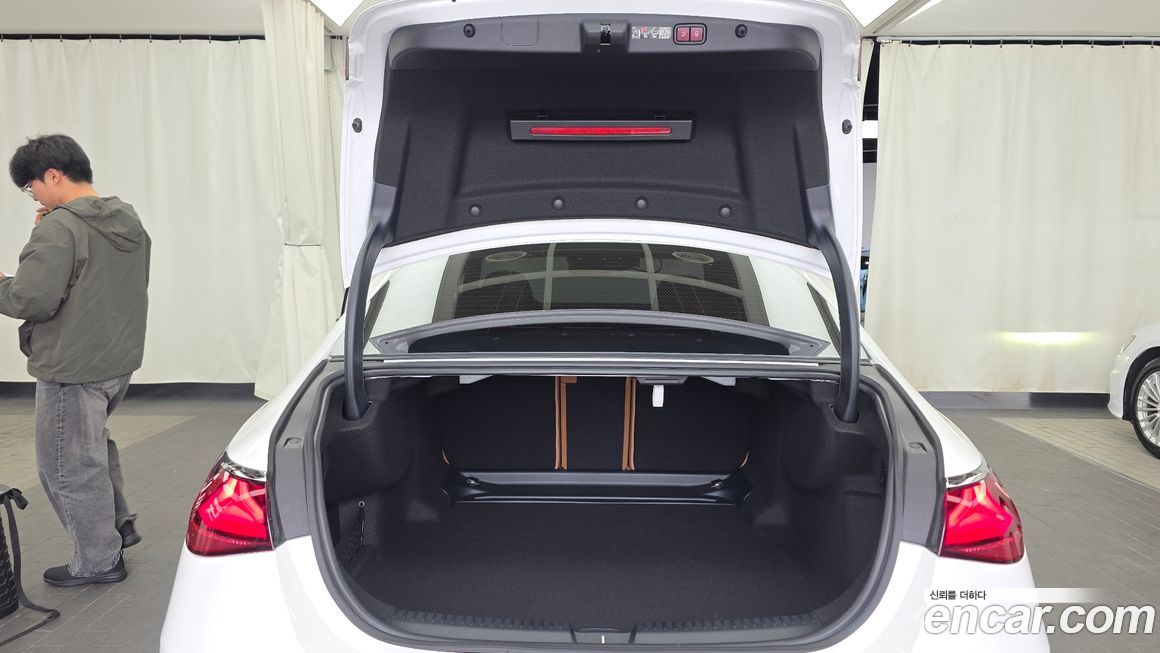 Mercedes-Benz E-Class 2026