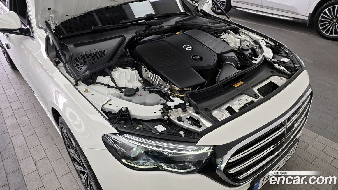 Mercedes-Benz E-Class 2025
