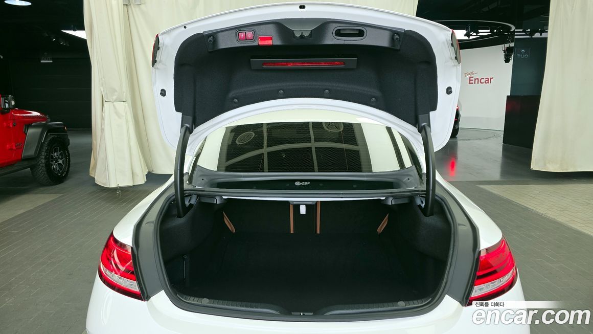 Mercedes-Benz C-Class 2020