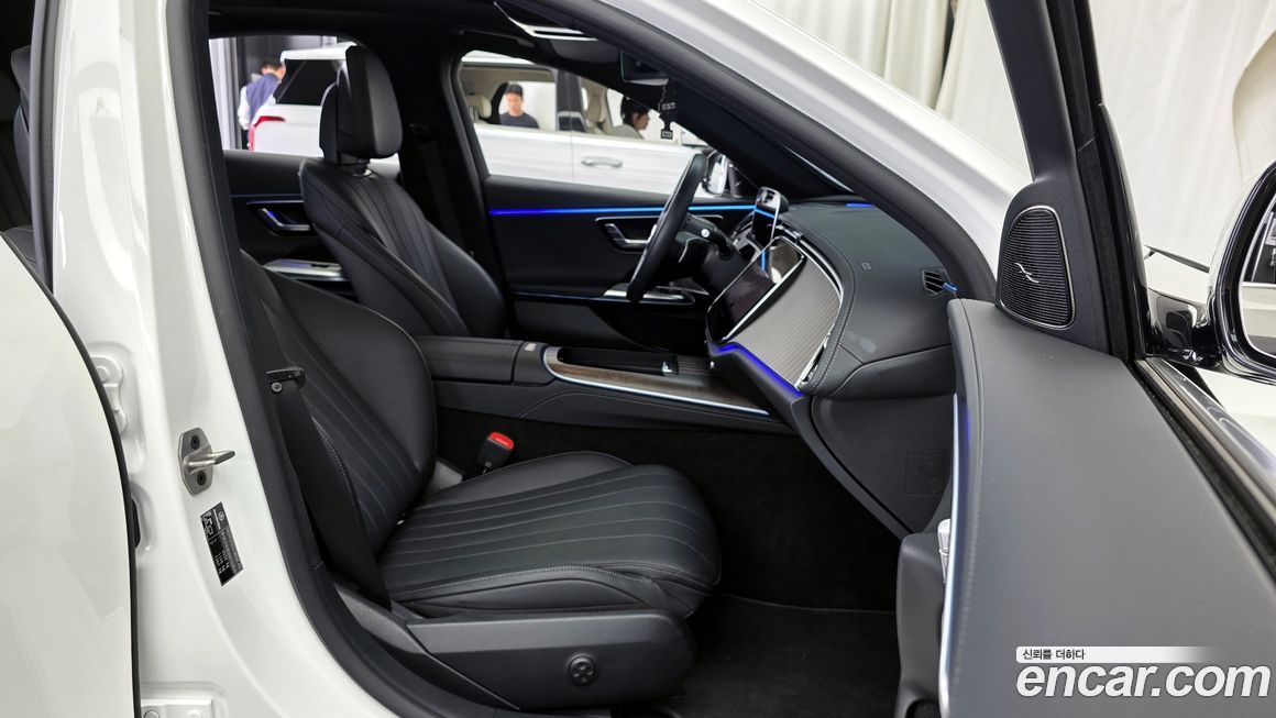 Mercedes-Benz E-Class 2025