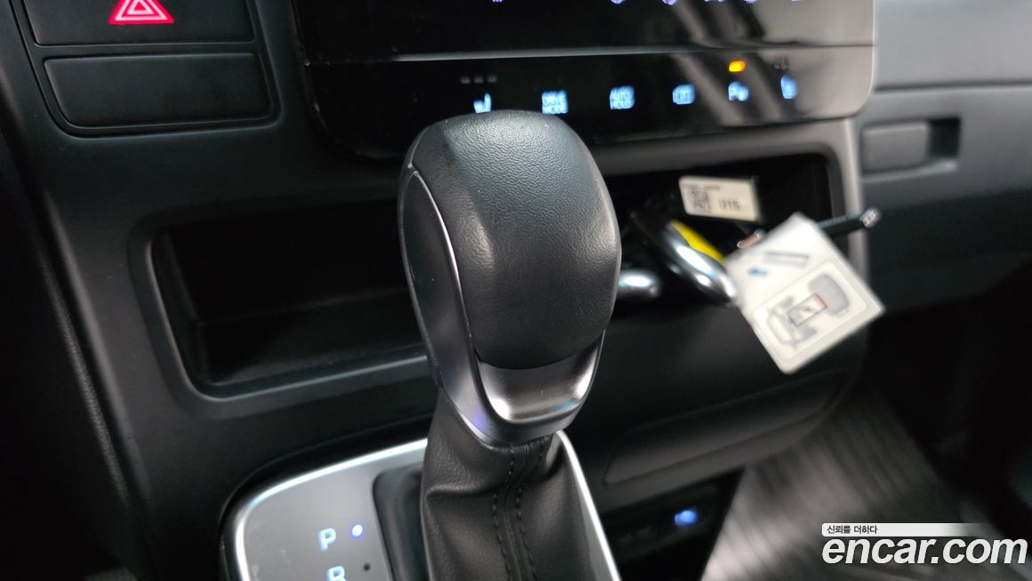 Hyundai Staria 2025