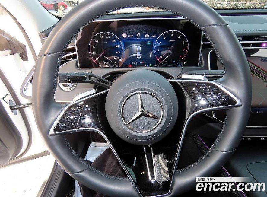 Mercedes-Benz E-Class 2024