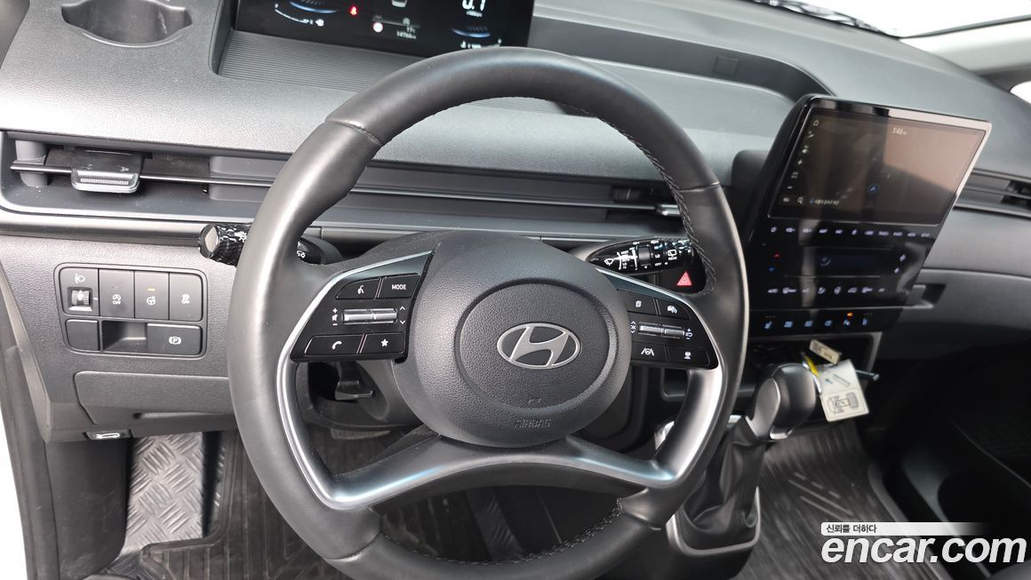Hyundai Staria 2025