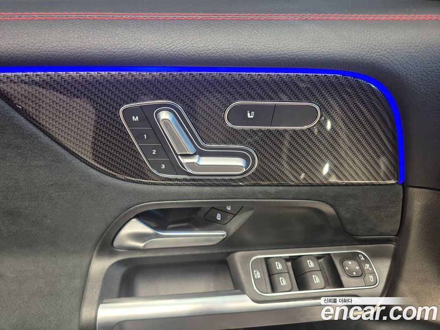 Mercedes-Benz GLB-Class 2025