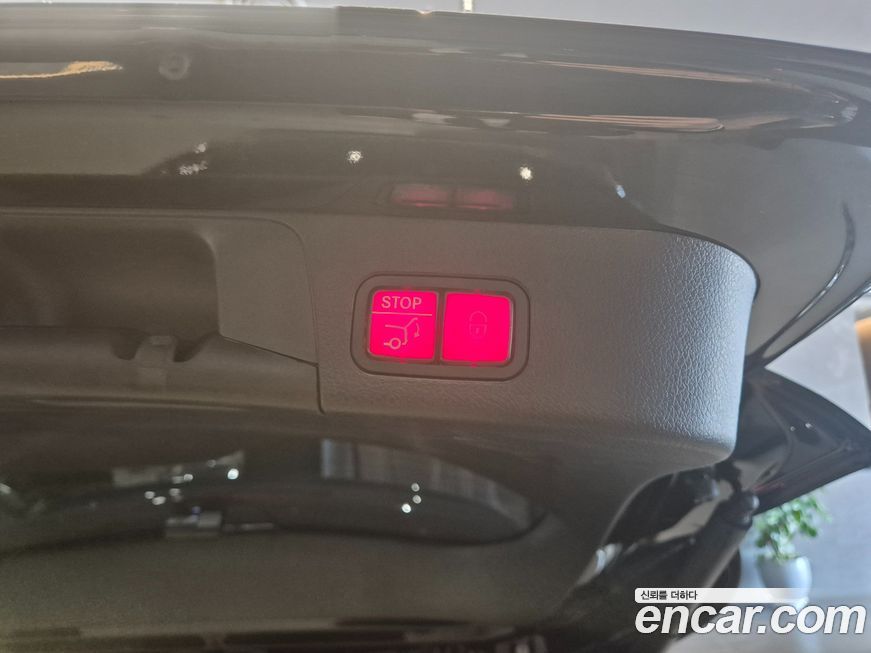 Mercedes-Benz GLB-Class 2025