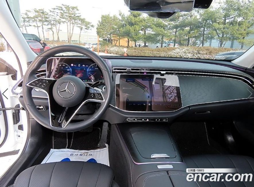Mercedes-Benz E-Class 2024