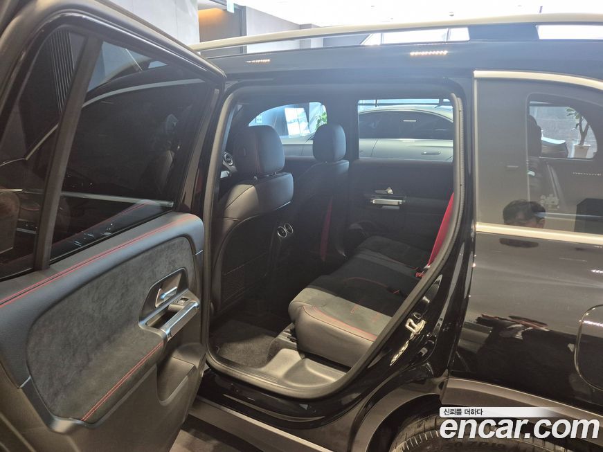 Mercedes-Benz GLB-Class 2025