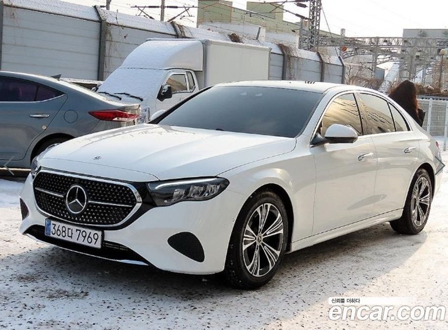 Mercedes-Benz E-Class 2024
