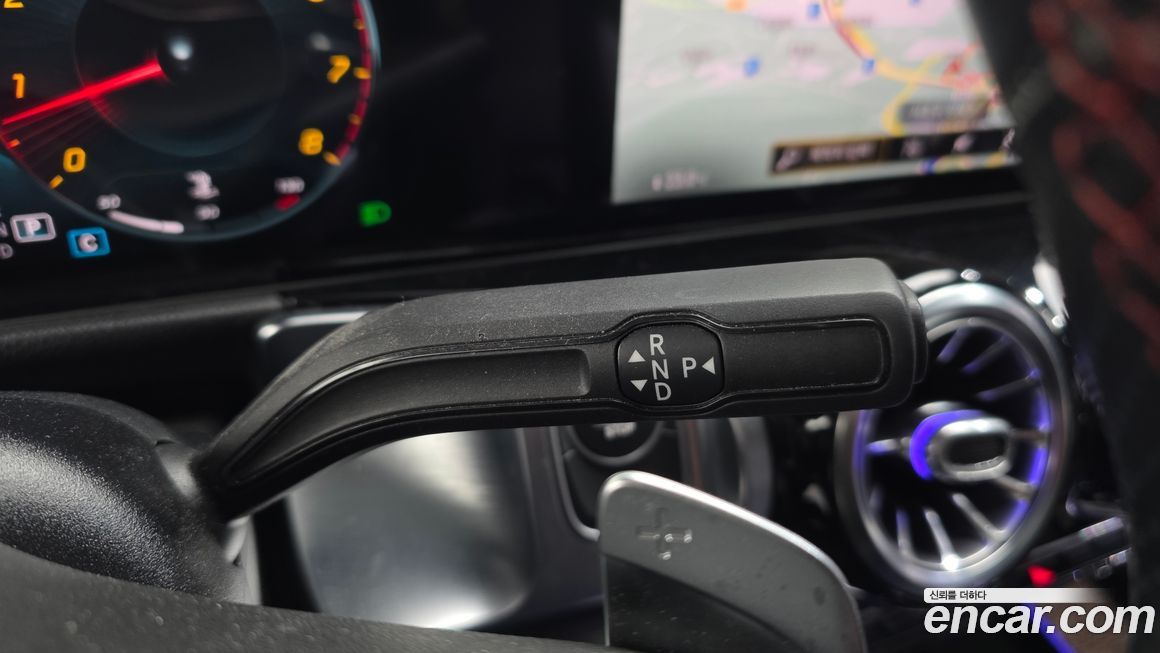 Mercedes-Benz GLB-Class 2021