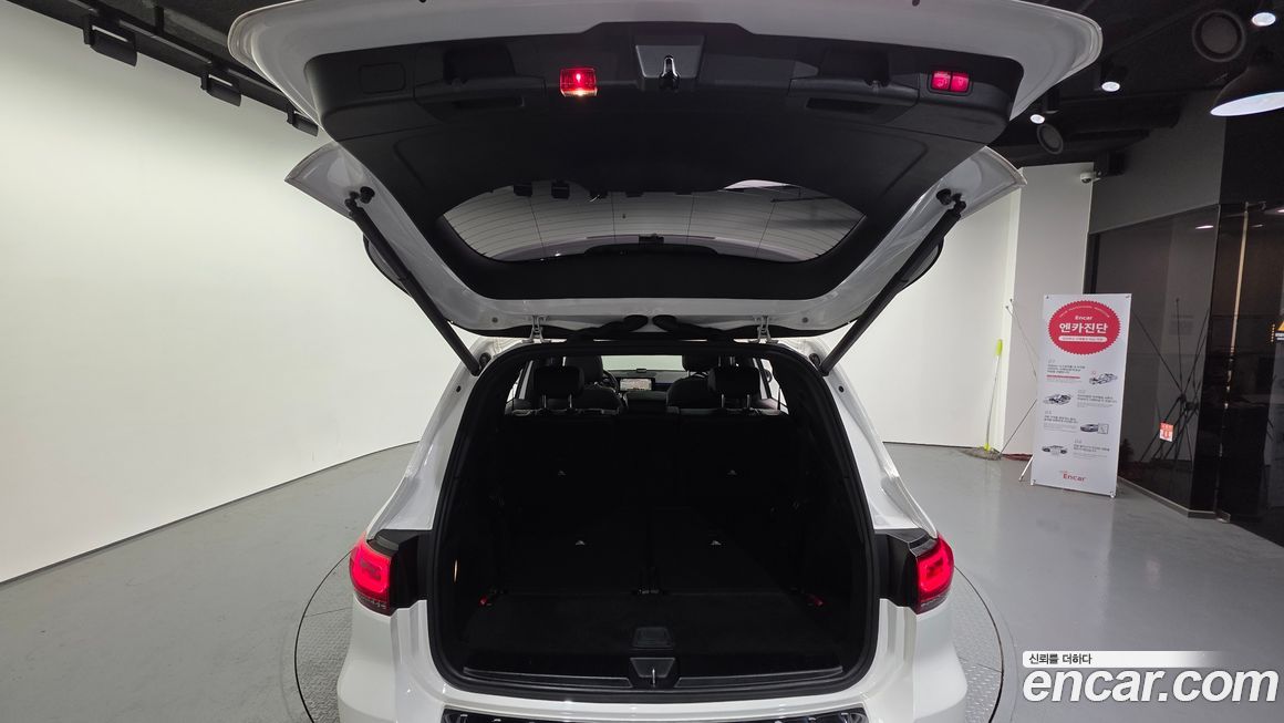 Mercedes-Benz GLB-Class 2021