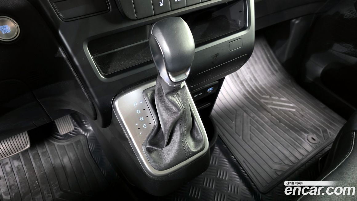 Hyundai Staria 2025
