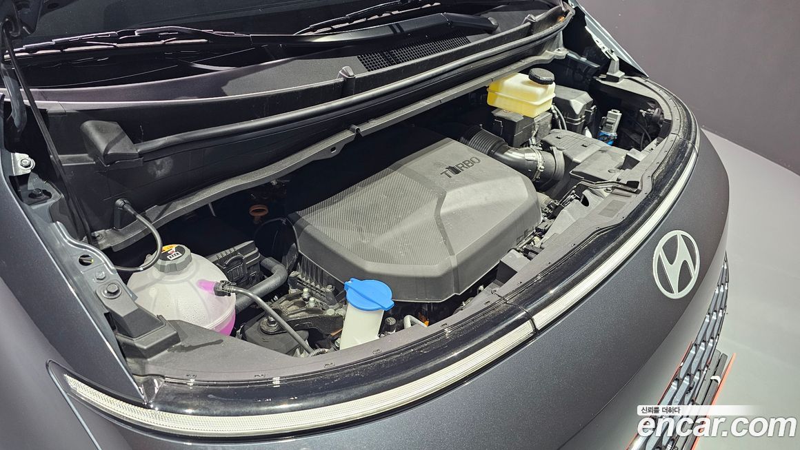 Hyundai Staria 2023