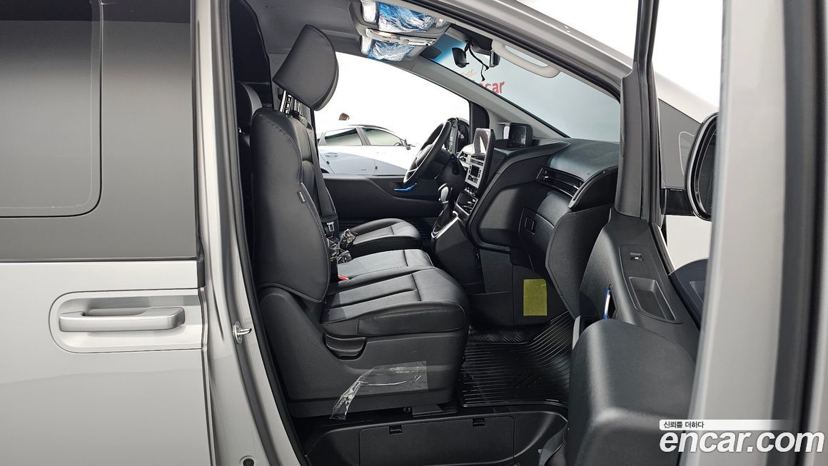 Hyundai Staria 2025