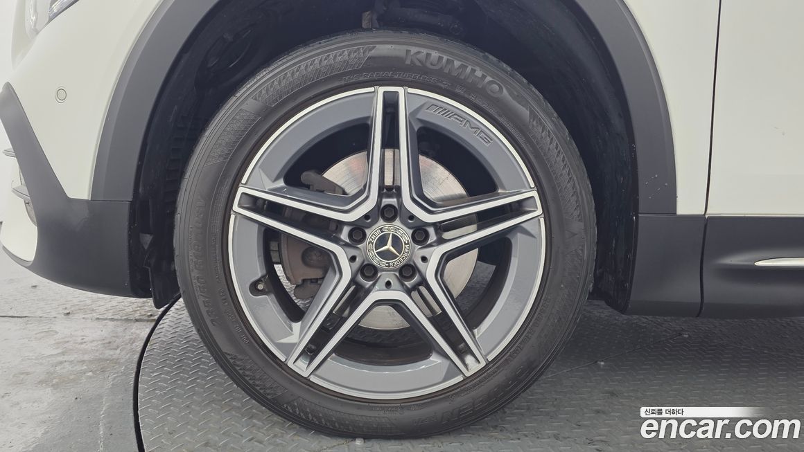 Mercedes-Benz GLB-Class 2021