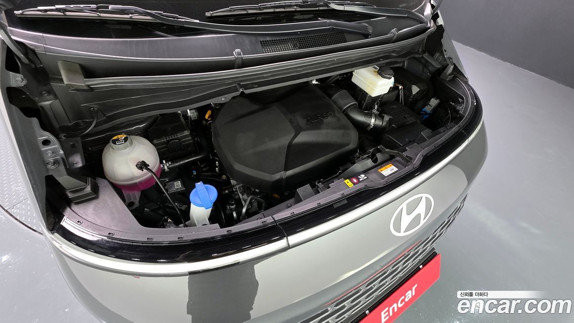 Hyundai Staria 2025