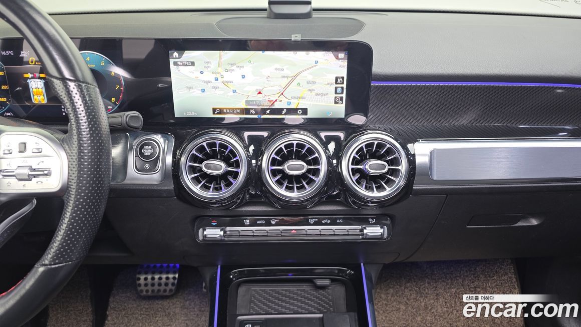 Mercedes-Benz GLB-Class 2021